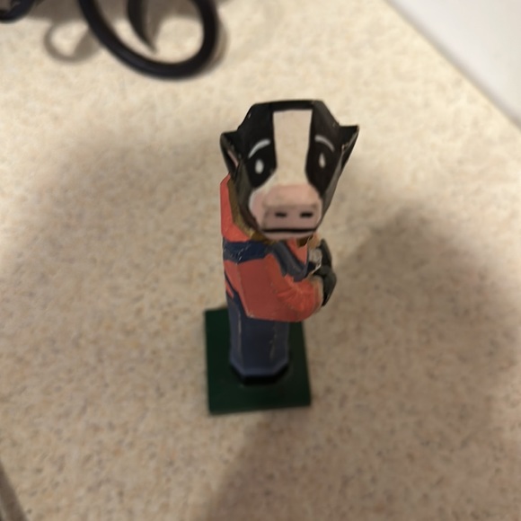 Midwest Carved wooden cow with Milk bottle rustic farmhouse decor - Picture 6 of 9